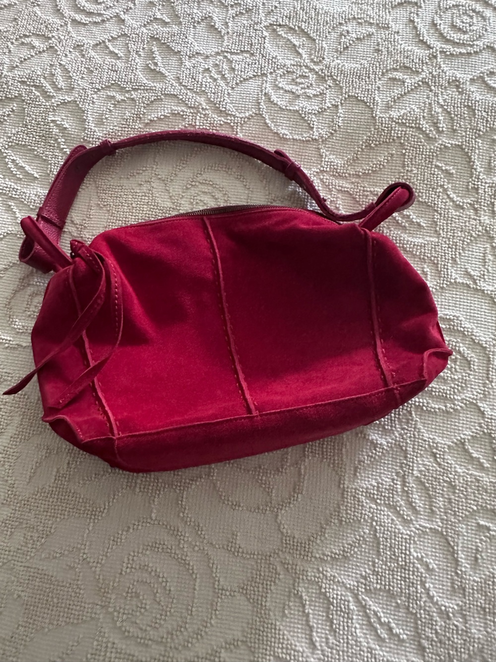 The Sak Los Feliz Hobo Bag Scarlet Red Suede Fall Ready 2026 - Picture 10 of 10